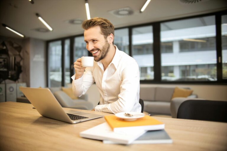 5 Essential Tools Every Aspiring Content Creator Needs in 2025